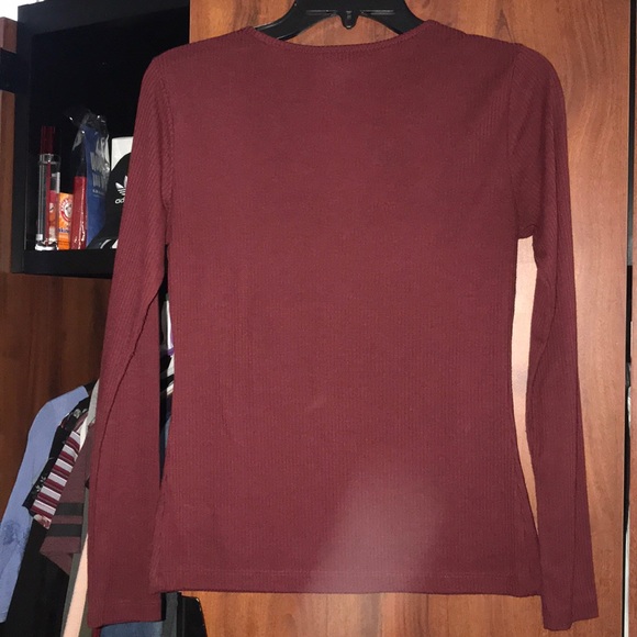 Long sleeve maroon low cut top - Picture 4 of 4